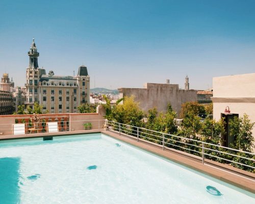 Services for an extraordinary stay. Services for an extraordinary stay.